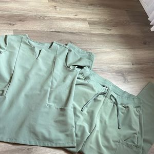 Mandala cargo pants and two pocket scrubs set